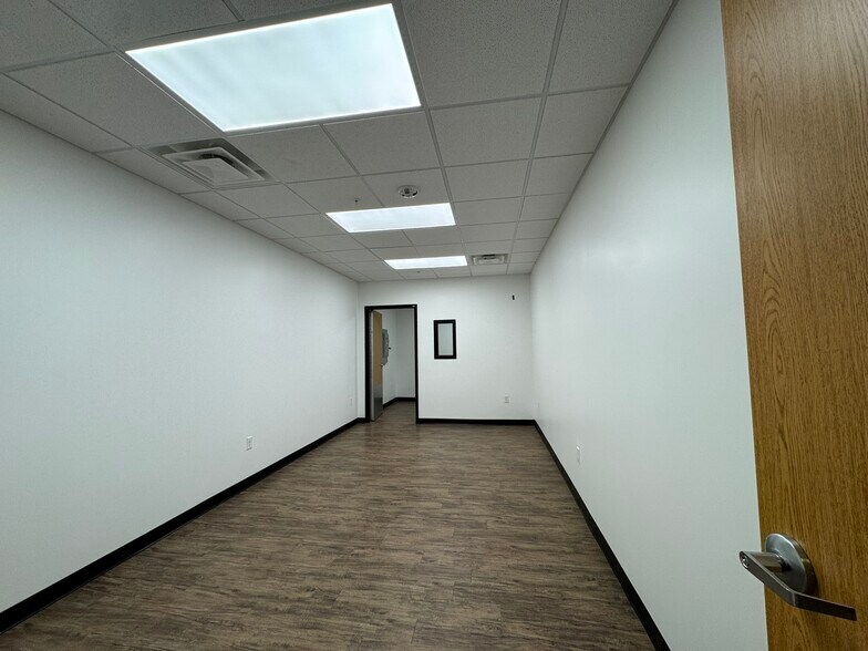 More Photos Of 1361 N Alma School Rd, Chandler Restaurant For Lease