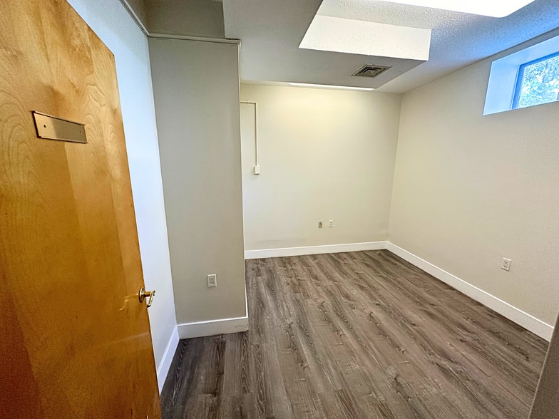 More Photos Of 76 Battery Ave, Brooklyn Apartments For Lease