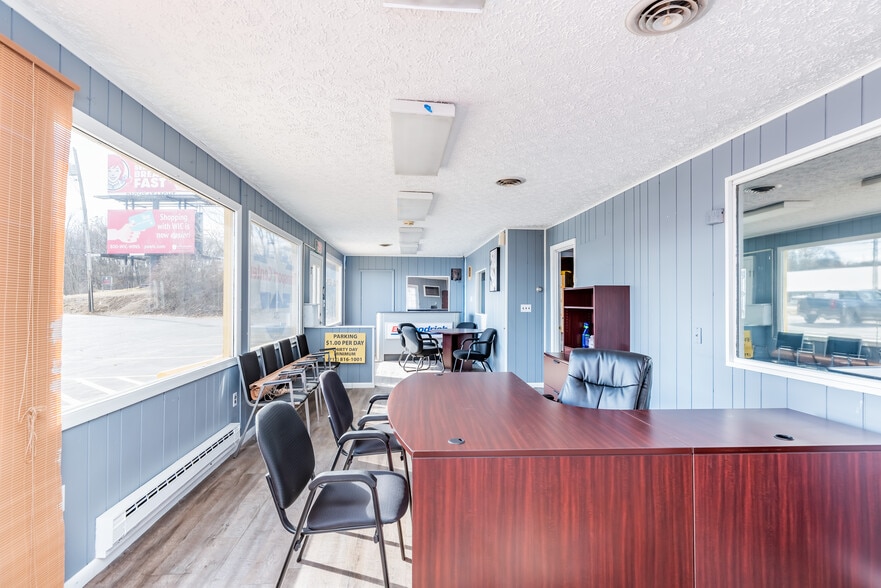 More Photos Of 865 Lincoln Way W, Chambersburg Auto Repair For Sale
