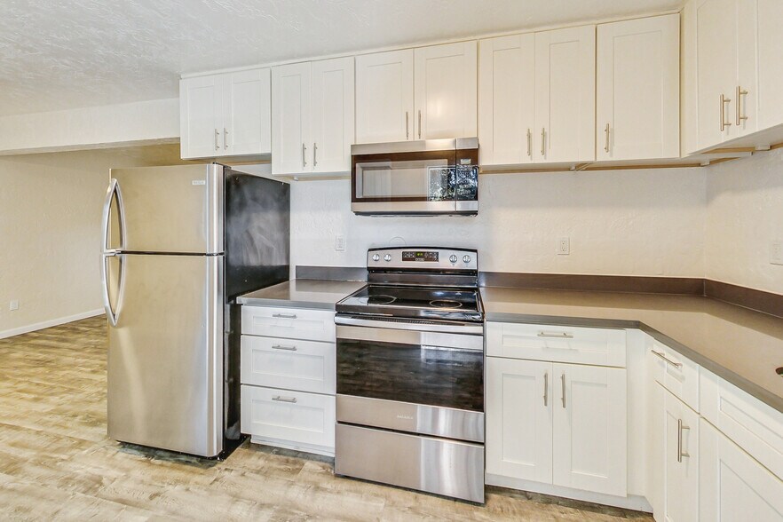More Photos Of 3257 Delaware St, Oakland Apartments For Sale
