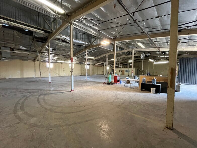 More Photos Of 8832 Miner St, Los Angeles Manufacturing For Lease