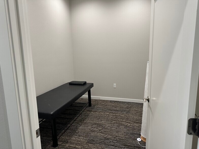 More Photos Of 2450 Post Rd, Plover Office For Lease