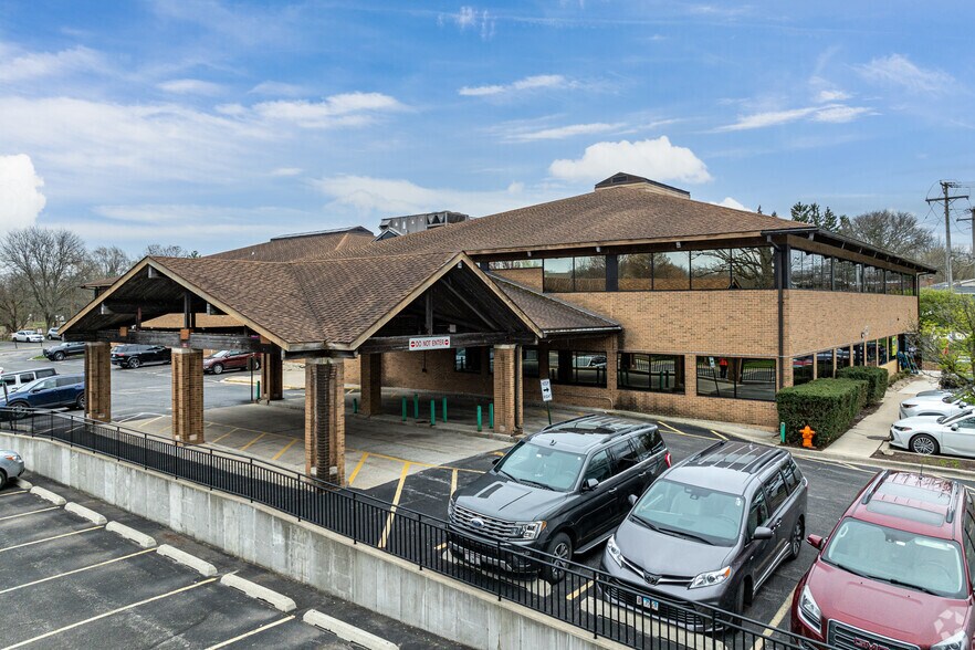 More Photos Of 1112 S Washington St, Naperville Office For Lease