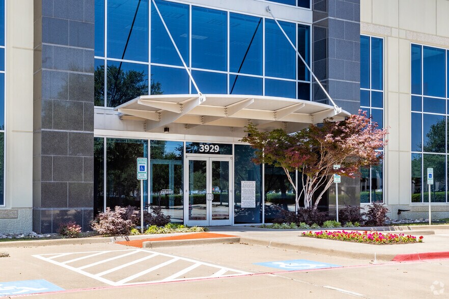 More Photos Of 3929 W John Carpenter Fwy, Irving Office For Sale