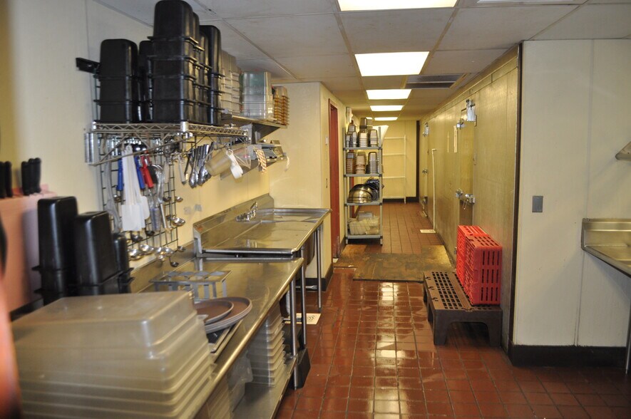 More Photos Of 7340 Fairlane Village Mall, Pottsville Freestanding For Sale