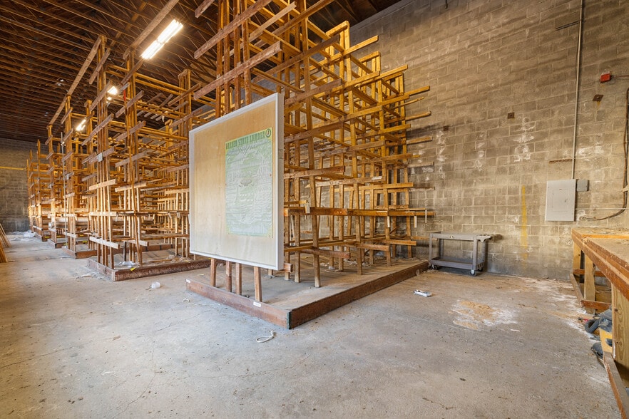 More Photos Of 45 Richards Grove Rd, Quaker Hill Service For Sale