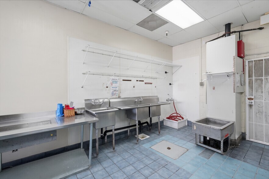 More Photos Of 867-873 Sutton Way, Grass Valley General Retail For Lease