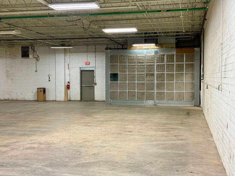 More Photos Of 1410-1414 Trinity Ave, High Point Warehouse For Lease