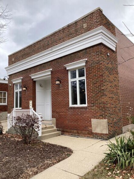 More Photos Of 407 W Galena Blvd, Aurora Office For Sale