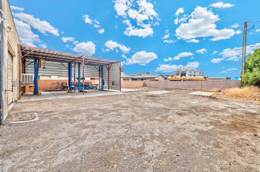 More Photos Of 1765 Athol Ave, Henderson Auto Repair For Sale