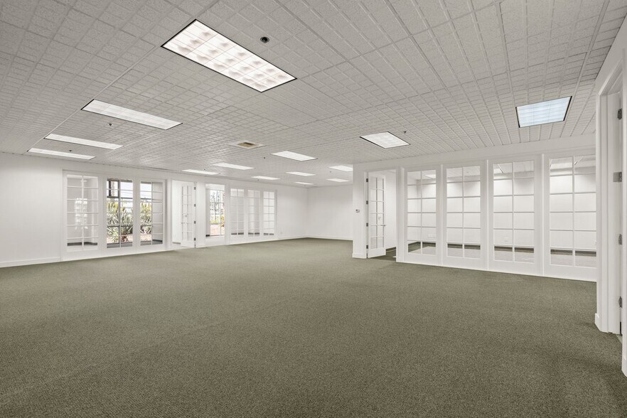 More Photos Of 400 Seaport Ct, Redwood City Medical For Lease