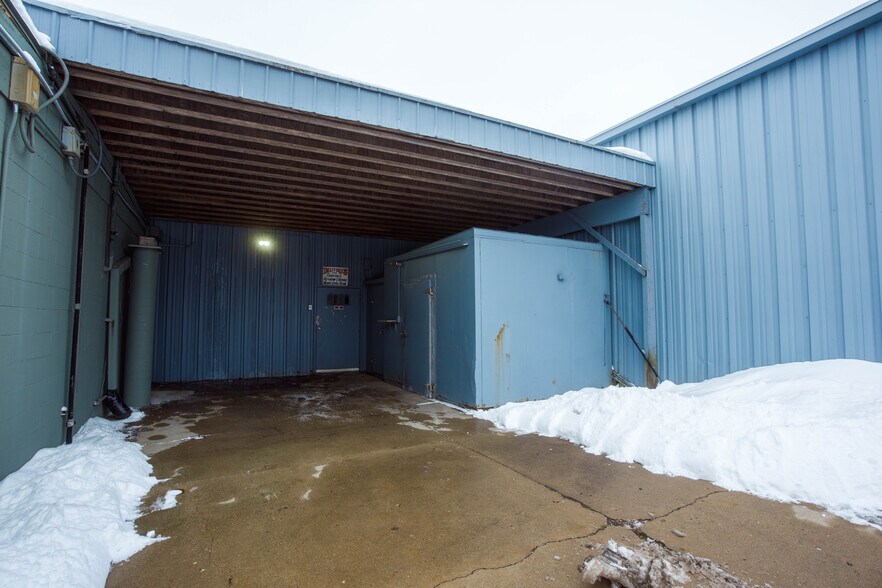More Photos Of 720 N Wisconsin Ave, Elkhorn Restaurant For Sale