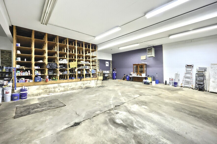 More Photos Of 1518 S George St, York Light Manufacturing For Sale