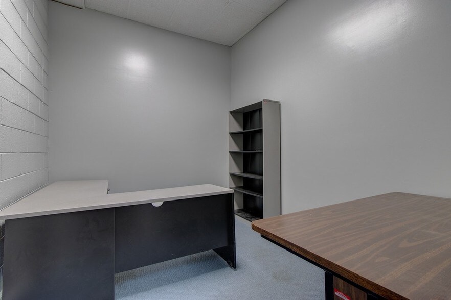 More Photos Of 4311 Appleton Ave NW, Roanoke Office For Lease