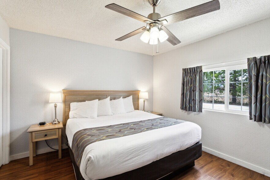 More Photos Of 724 N Mount Shasta Blvd, Mount Shasta Hotel For Sale