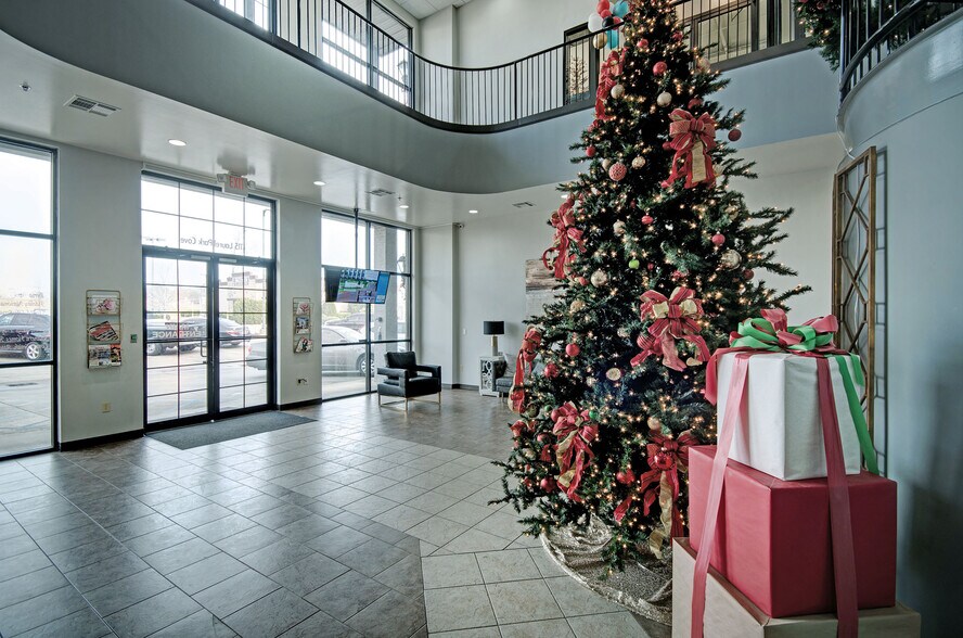 More Photos Of 115 Laurel Park Cv, Flowood Office For Lease