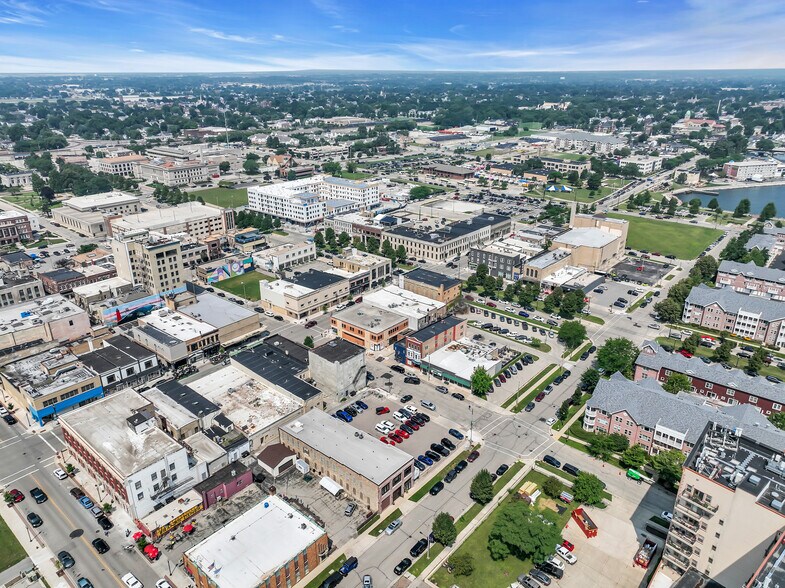 More Photos Of 5715 6th Ave, Kenosha Freestanding For Sale