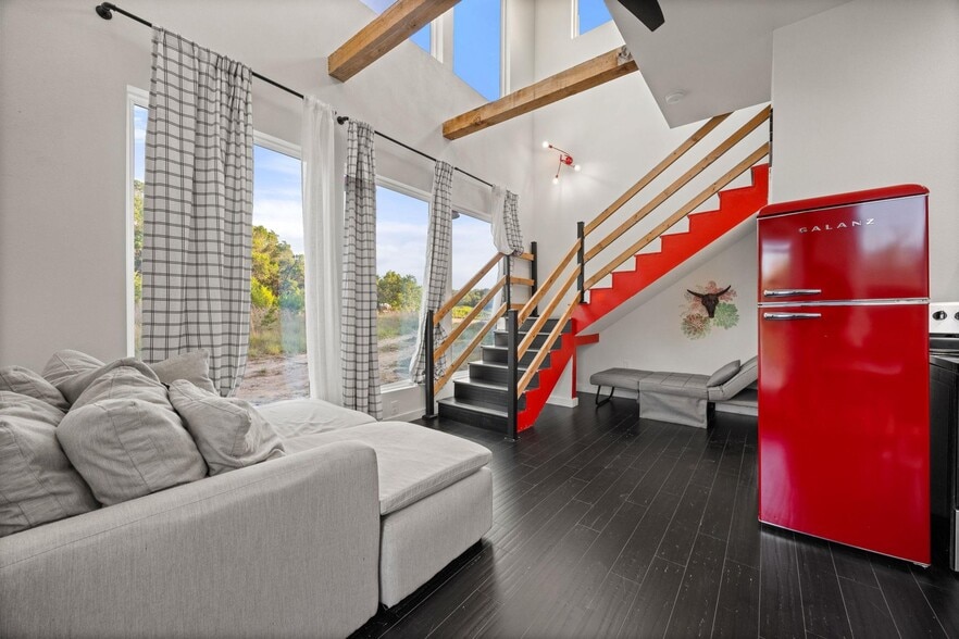 More Photos Of 5460 FM 2325, Wimberley Hotel For Sale