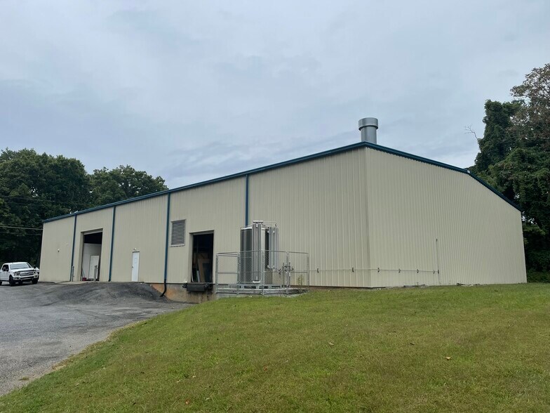 More Photos Of 125 W Robin Rd, Elkin Industrial For Sale