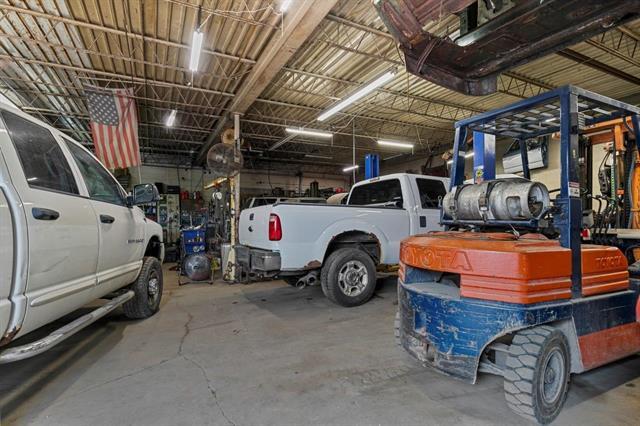 More Photos Of 8889 Oakwood Ave, Neenah Service For Sale