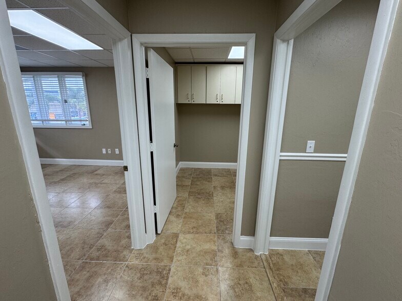 More Photos Of 1705 Colonial Blvd, Fort Myers Medical For Lease