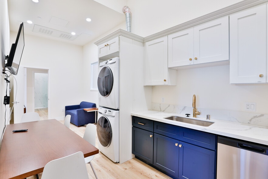 More Photos Of 1073 Exposition Blvd, Los Angeles Apartments For Sale