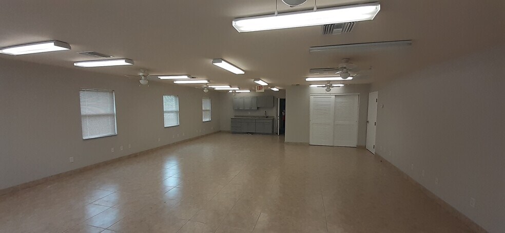 More Photos Of 8359 Stringfellow Rd, Saint James City Medical For Sale