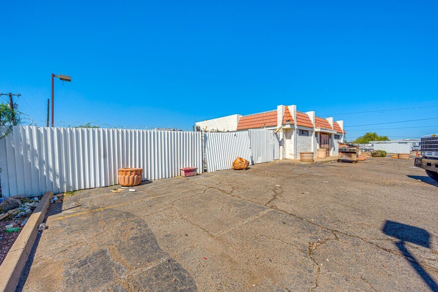 More Photos Of 1809-1817 W Grant st, Phoenix Industrial For Sale