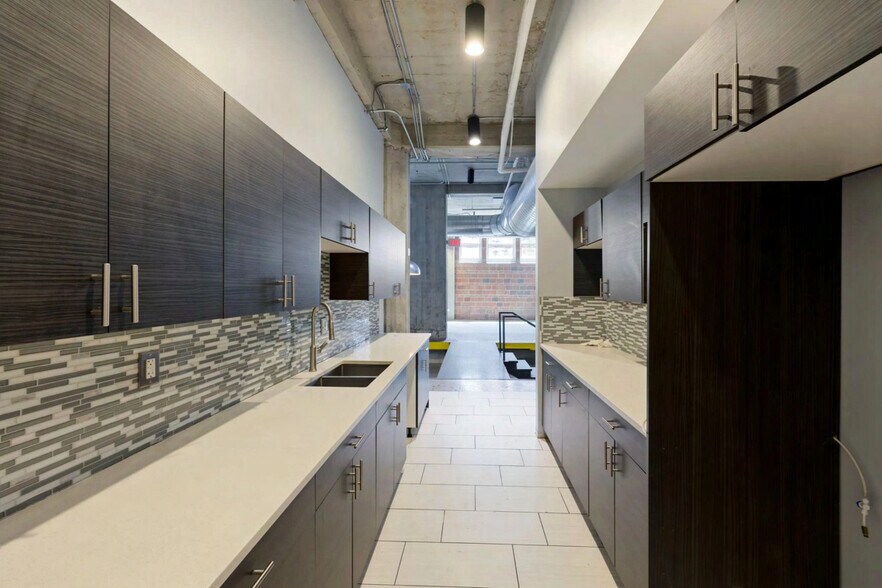 More Photos Of 117 W 20th St, Kansas City Apartments For Lease