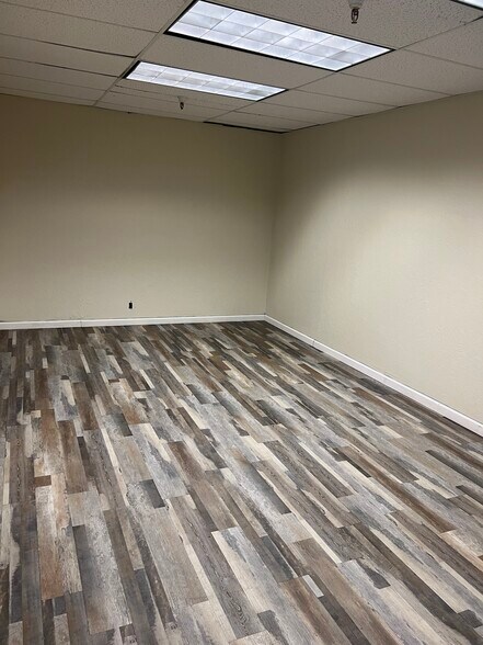 More Photos Of 1707 4th St, San Jose Showroom For Lease