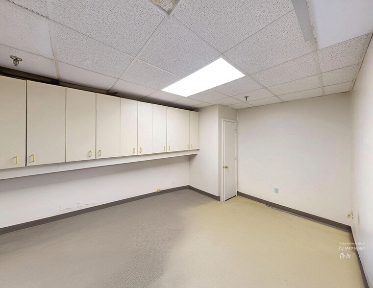 More Photos Of 12450 Automobile Blvd, Clearwater Warehouse For Sale