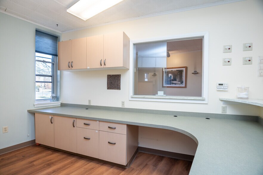 More Photos Of 264 Elm St, Northampton Office For Lease