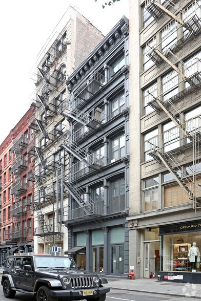 More Photos Of 147 Spring St, New York Apartments For Lease