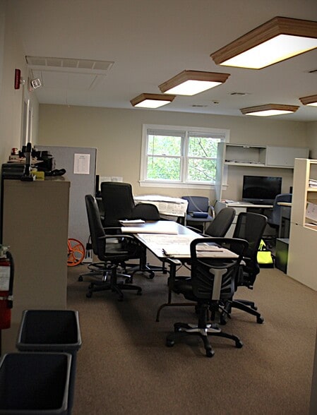More Photos Of 205 State Route 31 N, Washington Office Residential For Lease