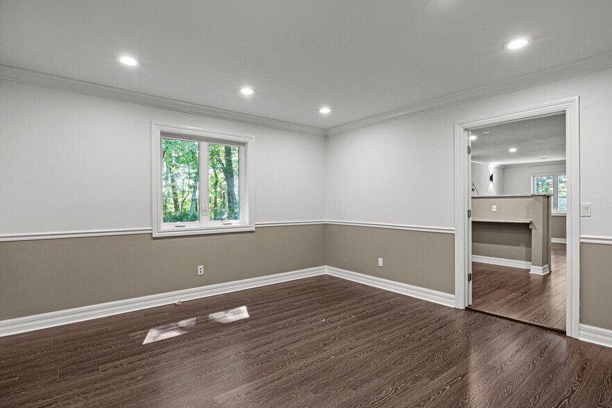 More Photos Of 352 Monmouth Rd, Millstone Township Office For Lease