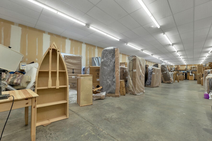 More Photos Of 1210 White Mountain Hwy, Ossipee Freestanding For Sale