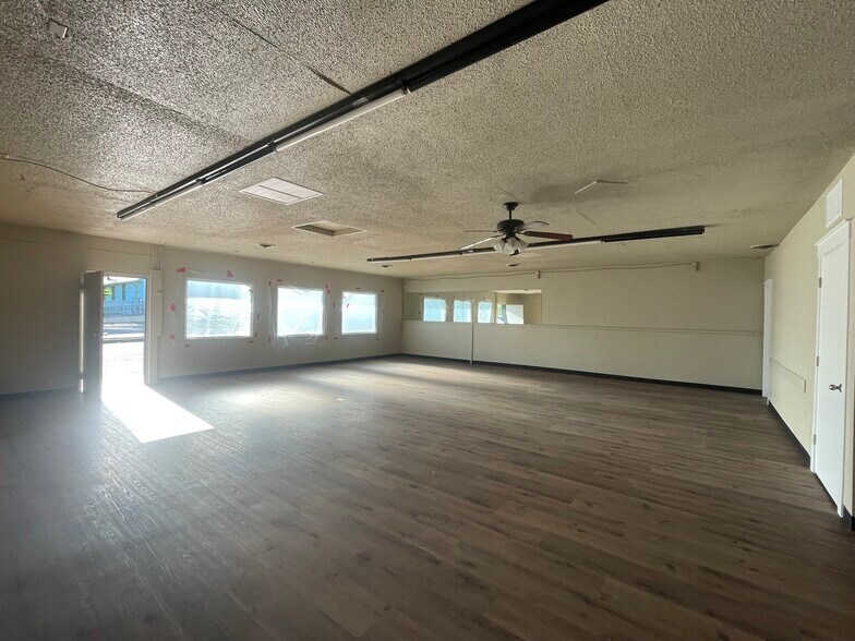 More Photos Of 310 Main st, Granger General Retail For Lease