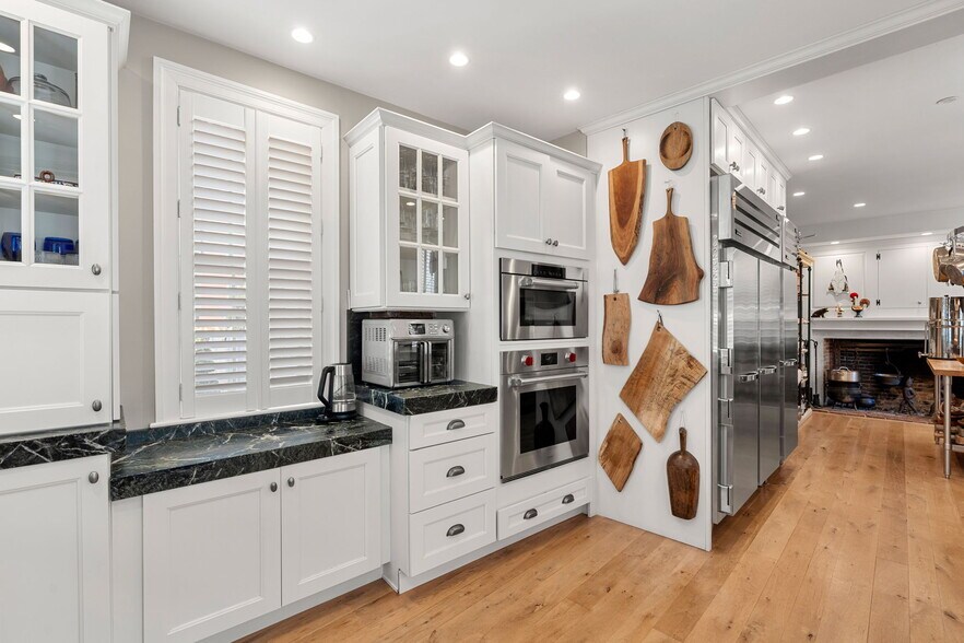 More Photos Of 314 Essex St, Salem Specialty For Sale