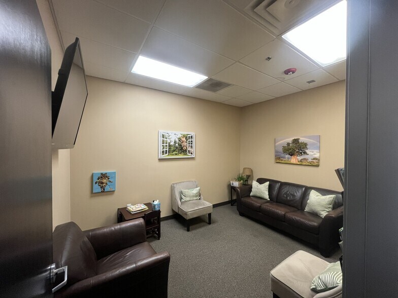 More Photos Of 2333 N Pebble Creek Pky, Goodyear Storefront For Sale