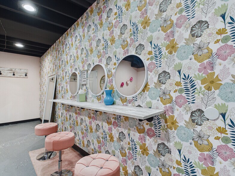 More Photos Of 407 Jacob St, Saint Jacob Specialty For Sale