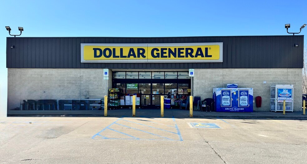 More Photos Of 607 NE 23 Hwy, Knob Noster Freestanding For Sale