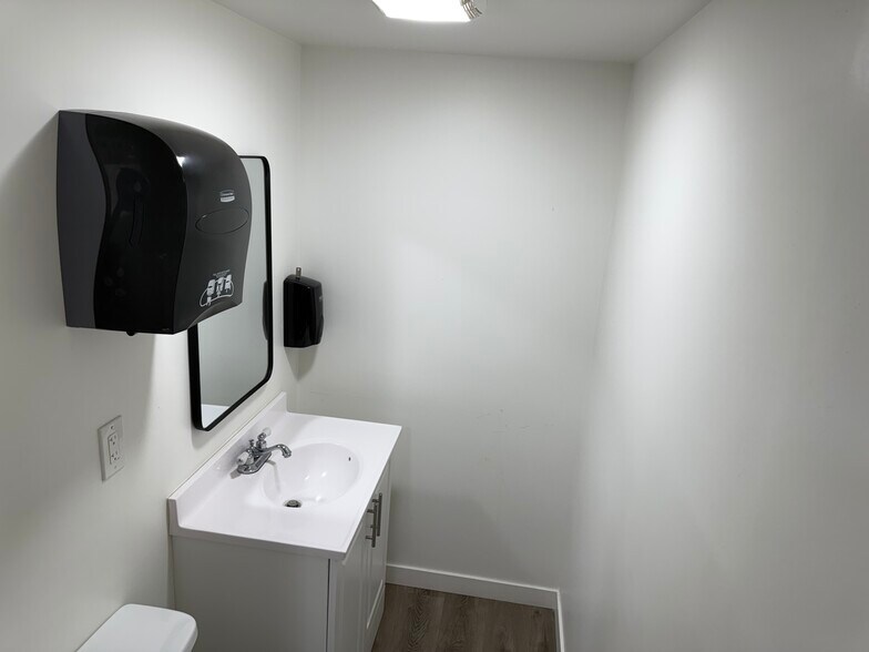 More Photos Of 3814 W 139th St, Hawthorne Warehouse For Lease