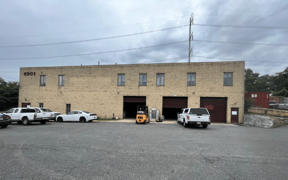 Primary Photo Of 6901 Kingsessing Ave, Philadelphia Warehouse For Sale