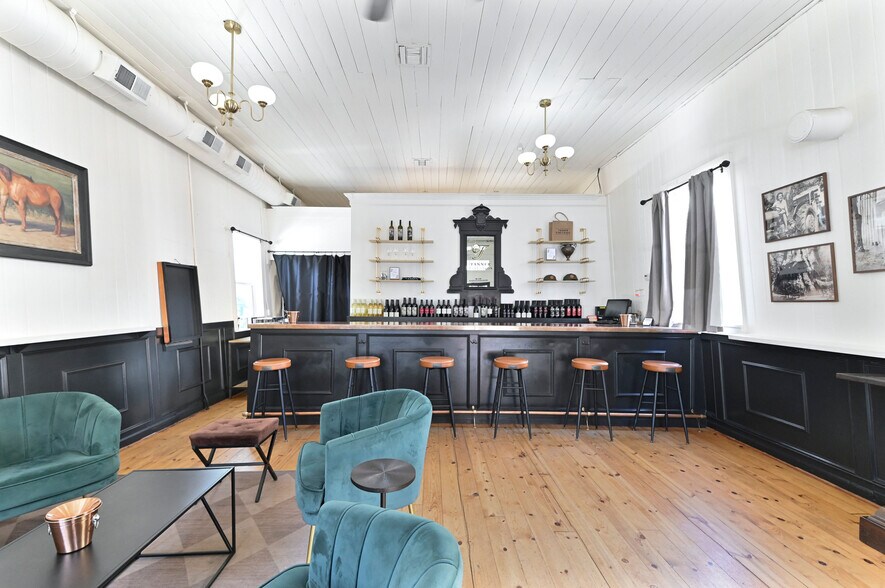 More Photos Of 435 Main St, Murphys General Retail For Sale