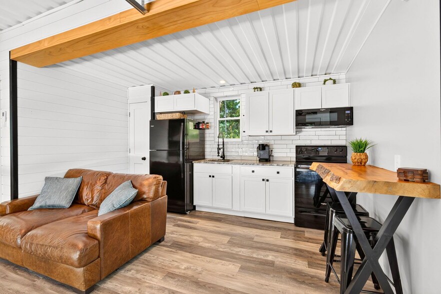More Photos Of 21360 State Route 327, Laurelville Specialty For Sale