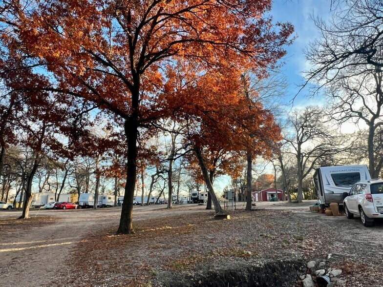 More Photos Of 6869 State 121 hwy, Bonham Specialty For Sale