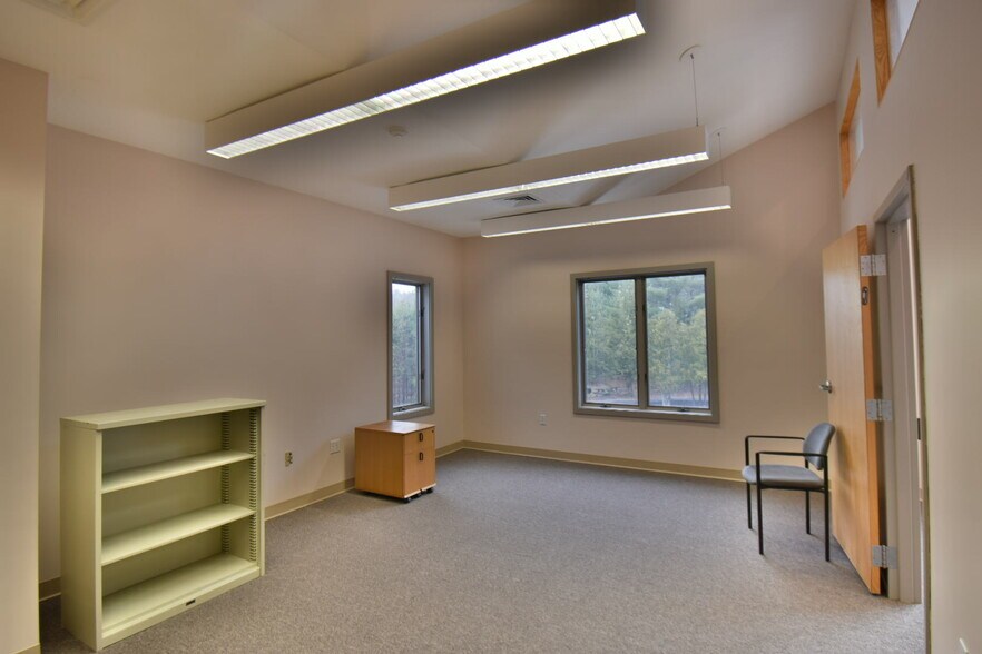 More Photos Of 1000 Main St, Acton Office For Lease