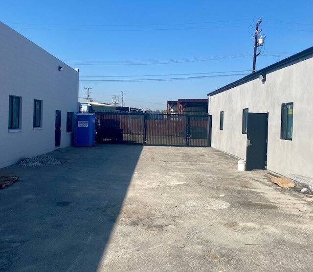 More Photos Of 8026 Freestone Ave, Santa Fe Springs Industrial For Lease