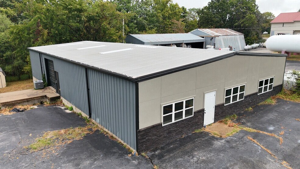 More Photos Of 1192 S Business Route 5, Camdenton Industrial For Sale