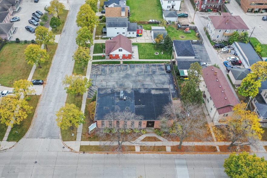 More Photos Of 828 Cherry St, Green Bay Office Residential For Sale